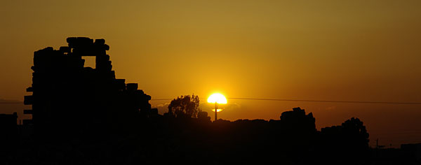 Sonnenuntergang in Umm el-Jemal, Copyright Stefanie M&ouml;hrle