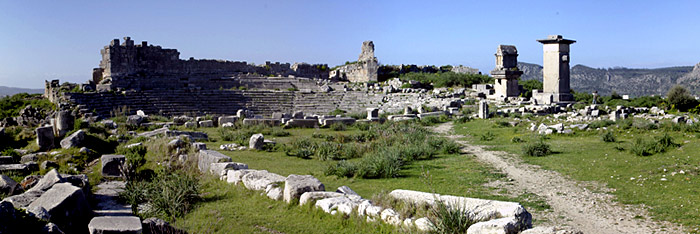 Theater und die lykischen Felsengräber, Copyright Stefanie Möhrle